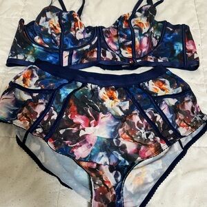 Torrid size Bra size 3 panty size 2 selling brand new no tags .